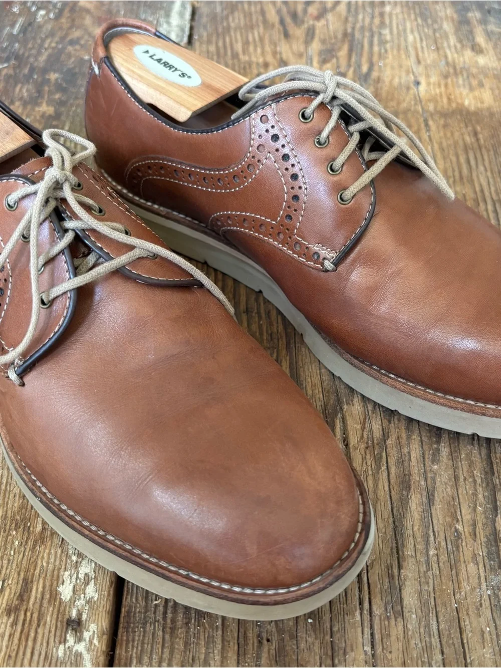 Johnston & Murphy Tan Leather Derby Oxfords with Cream Laces